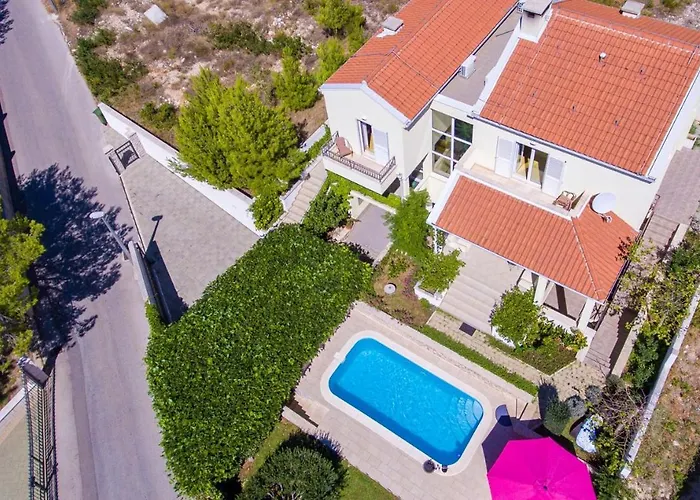 House Luna In With Private Pool (adults Only) וילה *