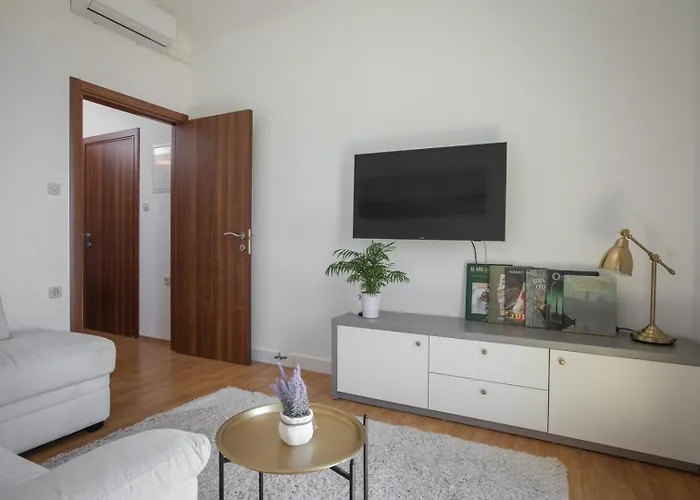 וילה House Luna In With Private Pool (adults Only) מאקרסקה