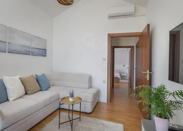 House Luna In With Private Pool (adults Only) וילה