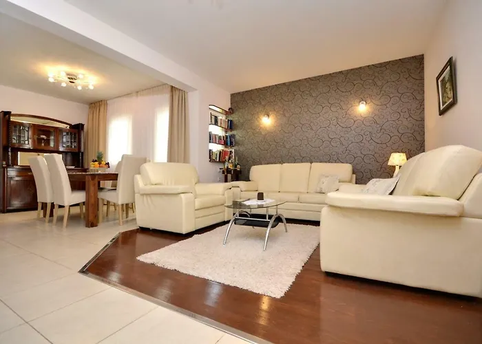 House Luna In With Private Pool (adults Only) וילה