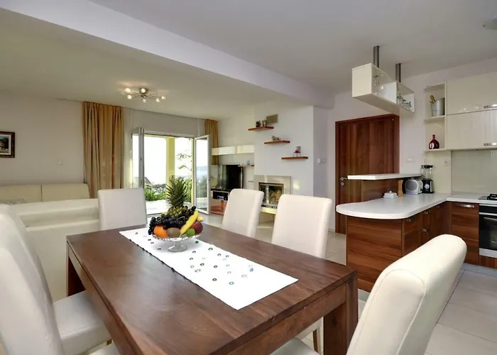 House Luna In With Private Pool (adults Only) וילה *